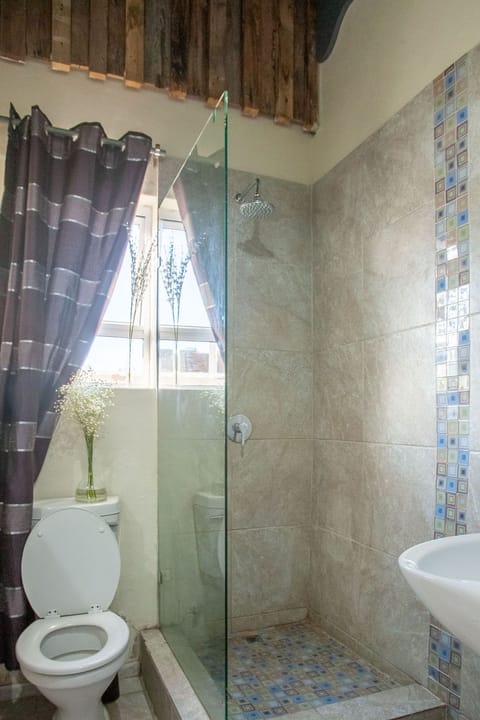 Family Room, 1 Bedroom | Bathroom | Towels