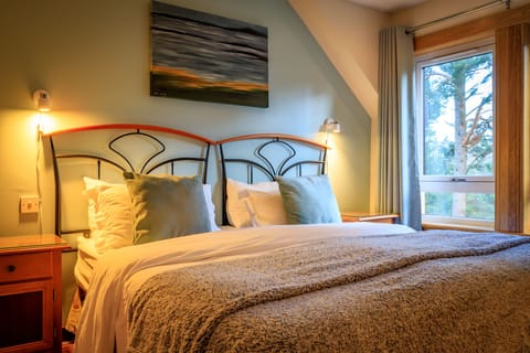 Double Room, Ensuite (Osprey) | Free WiFi, bed sheets