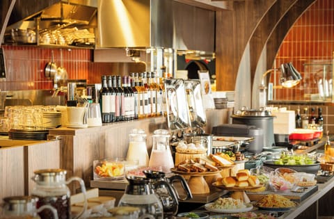 Daily buffet breakfast for a fee