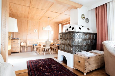 3-inch flat-screen TV with cable channels, TV, fireplace