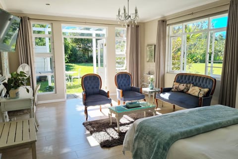 Honeymoon Suite, 1 Queen Bed, Refrigerator, Garden View | Premium bedding, desk, laptop workspace, soundproofing