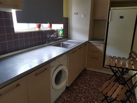 Family Room (Classic) | Minibar, desk, iron/ironing board, free WiFi