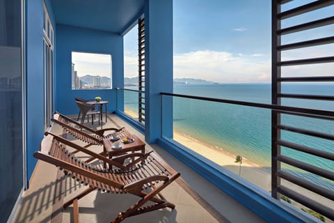 Superior Suite, 1 King Bed | Beach/ocean view
