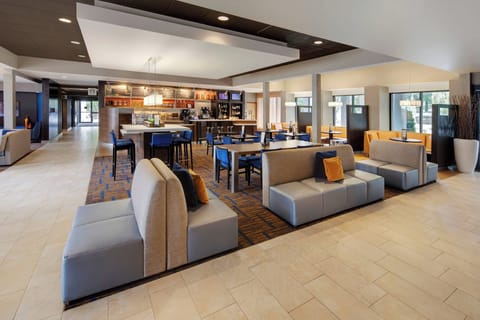 Lobby lounge