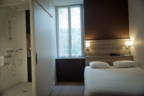 Standard Double Room | Hypo-allergenic bedding, individually decorated, individually furnished