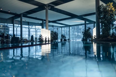 5 indoor pools, outdoor pool