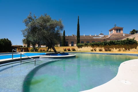 Seasonal outdoor pool