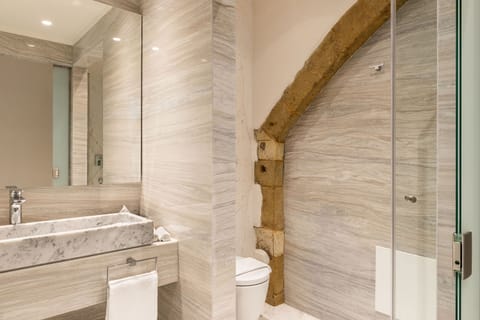 Design Apartment, 1 Bedroom (Nephalion) | Bathroom | Shower, rainfall showerhead, designer toiletries, hair dryer