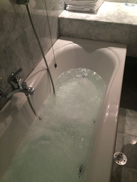 Quadruple Room | Jetted tub