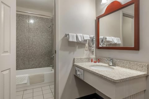 Standard Room, 2 Queen Beds, Non Smoking, Refrigerator & Microwave | Bathroom | Combined shower/tub, hydromassage showerhead, free toiletries