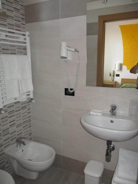 Basic Double or Twin Room, Lake View | In-room safe, desk, free WiFi, bed sheets