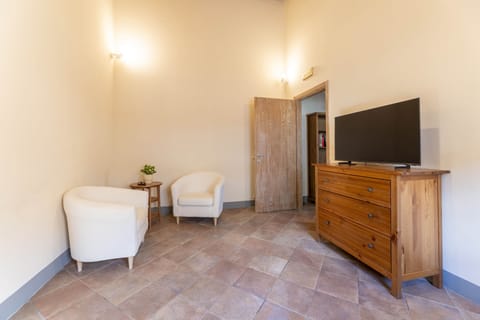 Classic Suite, Private Bathroom, Garden View | Living area | 22-inch LCD TV with digital channels, TV