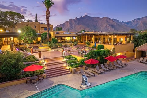 3 outdoor pools, sun loungers