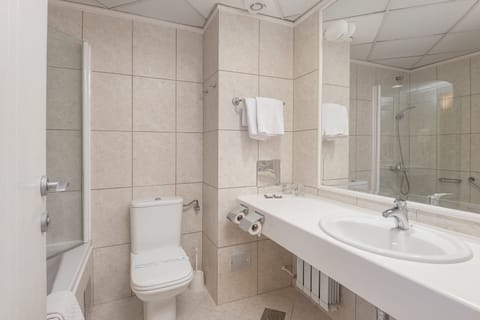 Bathtub, deep soaking tub, free toiletries, hair dryer