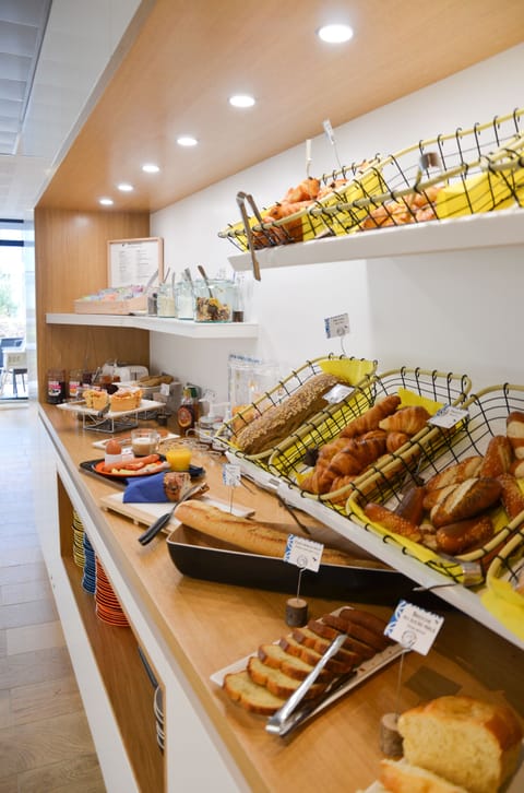 Daily buffet breakfast (EUR 15 per person)