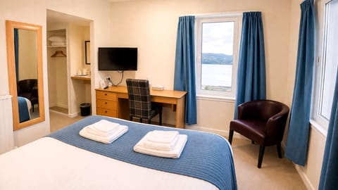 Superior Double Room, 1 Double Bed, Partial Sea View | Desk, laptop workspace, blackout drapes, free WiFi