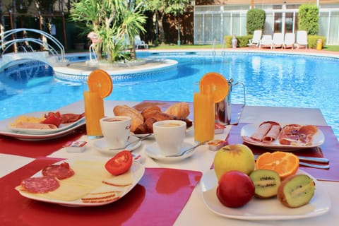 Daily buffet breakfast for a fee