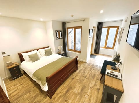King Room | Individually decorated, iron/ironing board, free WiFi, bed sheets