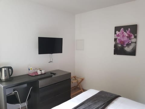 1 bedroom, desk, free WiFi