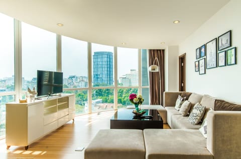 3 Bedrooms Apartment | City view