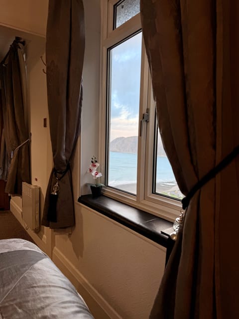 Superior Quadruple Room, Ensuite, Sea View ( / Superking and Twin )