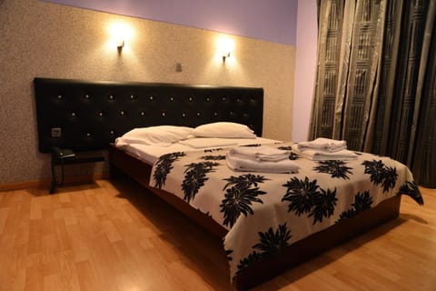 Minibar, soundproofing, iron/ironing board, free WiFi