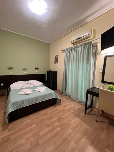 Double or Twin Room, Balcony | Minibar, soundproofing, iron/ironing board, free WiFi