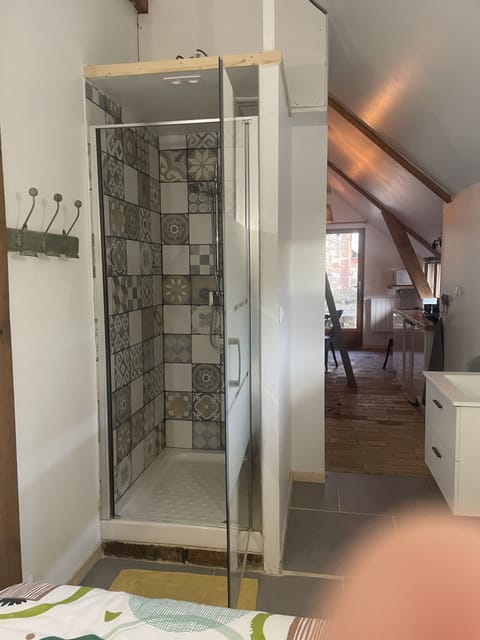 Family Duplex | Bathroom | Shower, free toiletries, hair dryer, towels