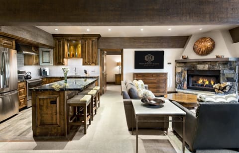 Luxury Suite, 2 Bedrooms (2 Kings) | Living area | Smart TV, video-game console, DVD player, iPod dock