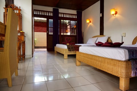 Family Room | In-room safe, desk, free WiFi