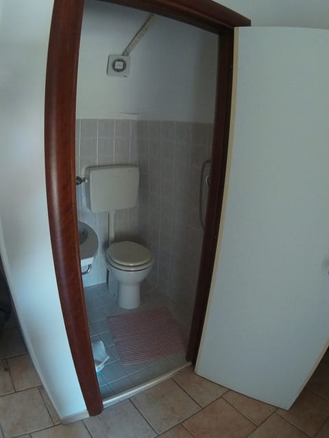 Shower, free toiletries, hair dryer