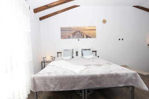 In-room safe, desk, free WiFi, bed sheets