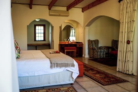 Superior Suite, 1 Bedroom | 1 bedroom, Egyptian cotton sheets, premium bedding, down comforters