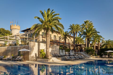 Indoor pool, outdoor pool, pool umbrellas, sun loungers