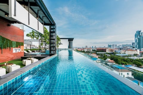 Outdoor pool, sun loungers
