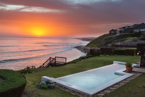 Luxury Room, 1 King Bed | Beach/ocean view