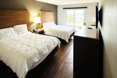 Deluxe Room, 2 Double Beds, Non Smoking | Frette Italian sheets, premium bedding, down comforters, pillowtop beds