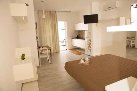 Deluxe Studio Suite, Kitchenette, Garden View | View from room