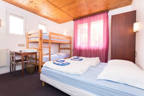 Superior Cottage | 9 bedrooms, premium bedding, desk, blackout drapes