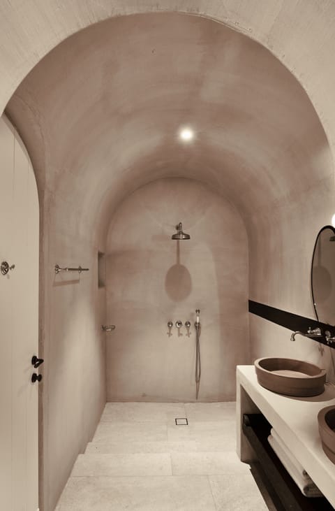 Shower, rainfall showerhead, designer toiletries, hair dryer