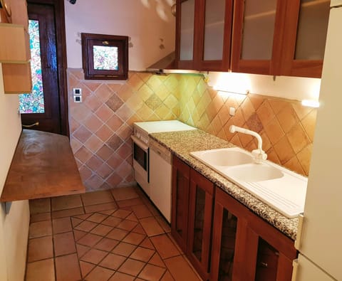 Exclusive Villa, 5 Bedrooms, Private Pool, Sea View | Private kitchen | Fridge, microwave, oven, stovetop