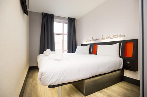 Standard Double Room | Free WiFi, bed sheets