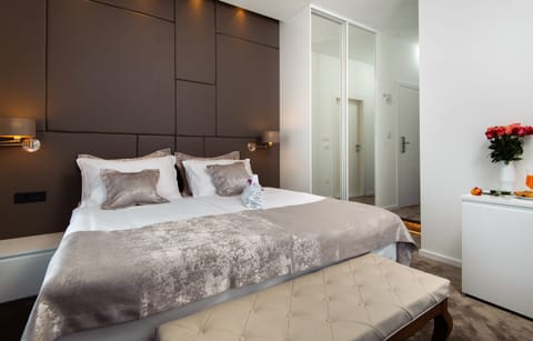 Luxury Double or Twin Room, Private Bathroom, Beach View 2 | Premium bedding, minibar, in-room safe, desk