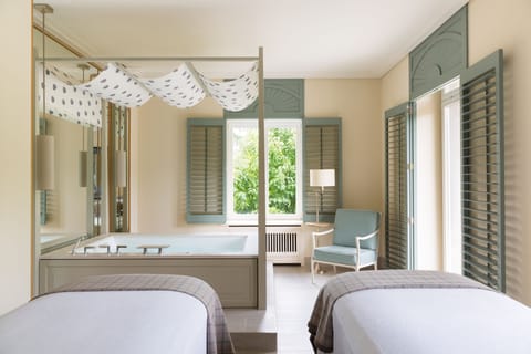 Couples treatment rooms, Turkish bath, body treatments