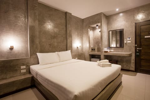 Standard Double Room | Blackout drapes, soundproofing, free WiFi, bed sheets