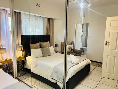 Standard Double Room | 1 bedroom, individually decorated, individually furnished, desk