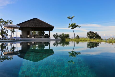 Infinity pool