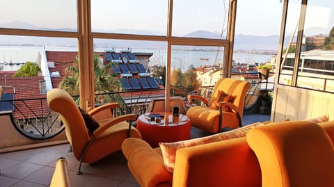 1 bedroom, premium bedding, minibar, desk