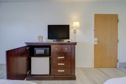 Room, 2 Queen Beds, Non Smoking | Iron/ironing board, free WiFi, bed sheets