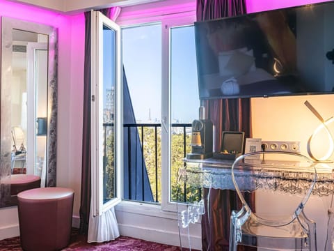 Privilege, Room, 1 Double Bed | Premium bedding, minibar, in-room safe, desk